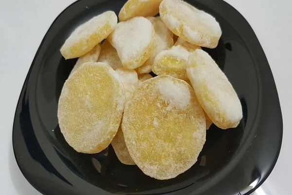 Mứt khoai tây vừa có béo từ khoai, ngọt của đường và mùi thơm của vani 