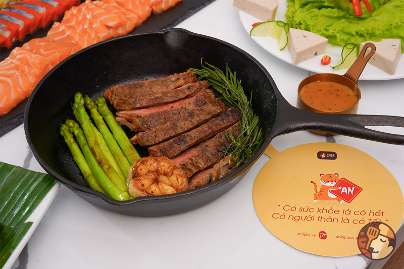 Beefsteak medium rare ăn cùng nước sốt ngon chuẩn vị