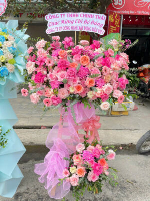 Shop hoa tươi trên đường Hoàng Văn Thụ, Thái Nguyên